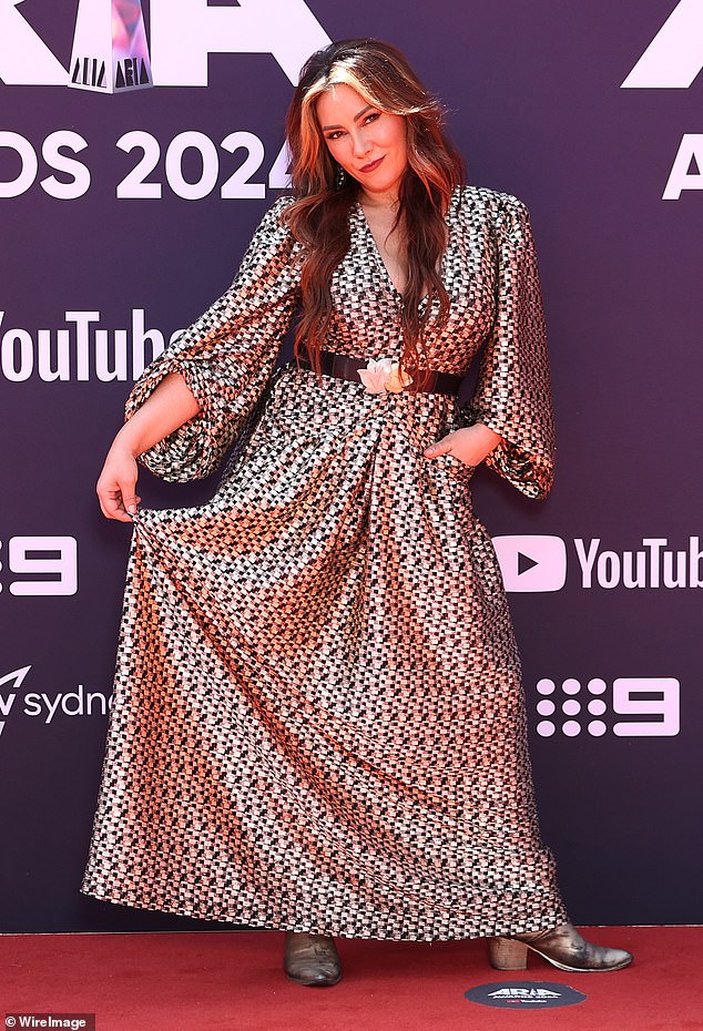 Ella Hooper (pictured) shocked fans on Wednesday night when she debuted her stunning new look at the 2024 ARIA Awards at the Hordern Pavilion in Sydney