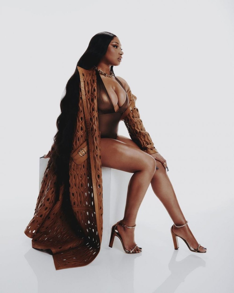 Megan Thee Stallion aparece en la edición de mayo de 2023 de la revista Elle